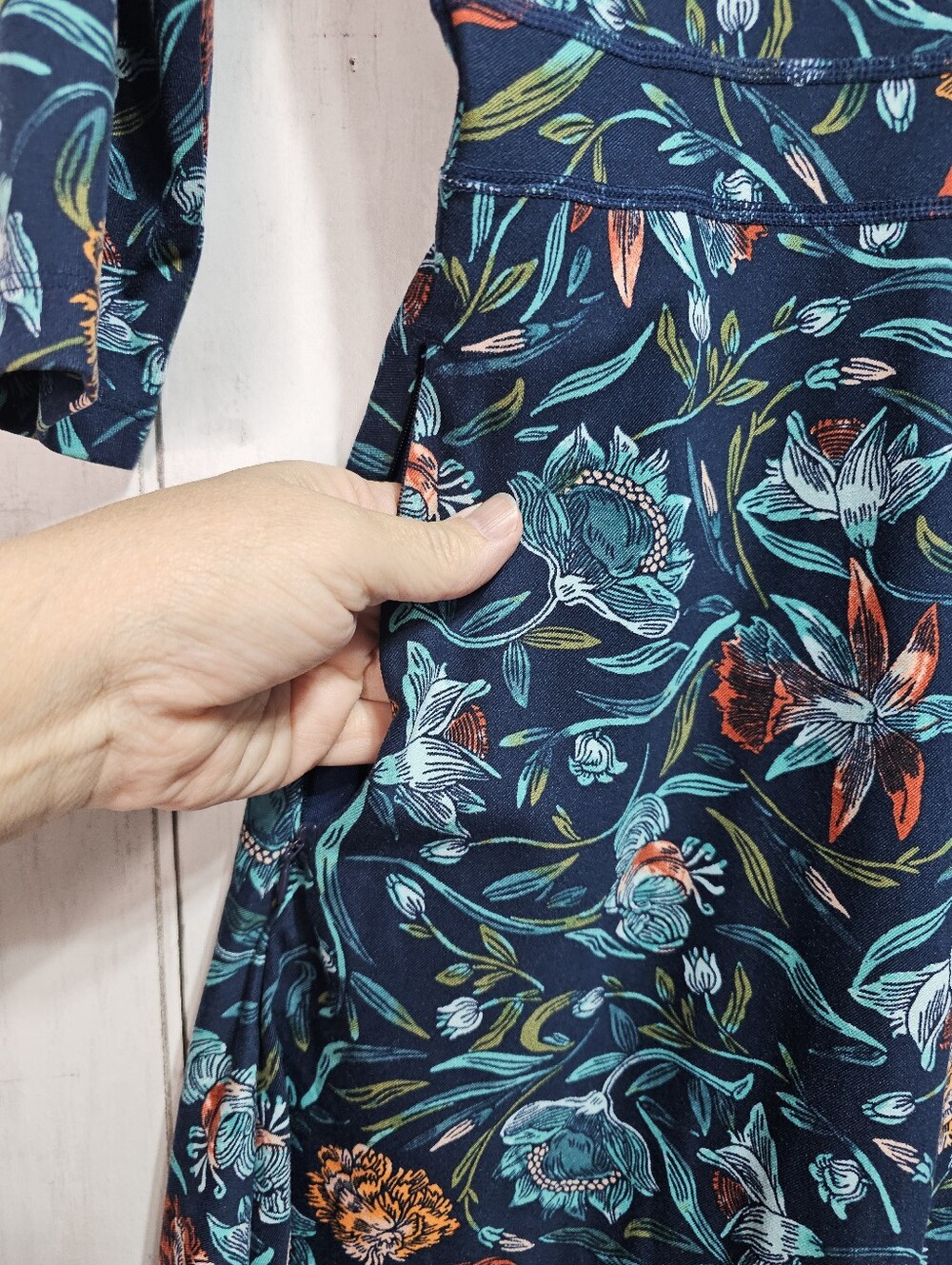 Title Nine Women's Dream Happy Days Floral Print Knit Dress Zip Pockets Size XS. - Picture 7 of 12